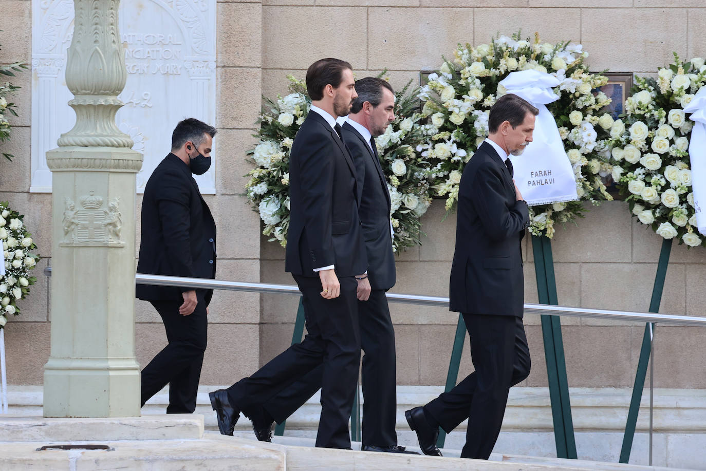 La familia de Felipe VI acude al funeral de Constantino II de Grecia