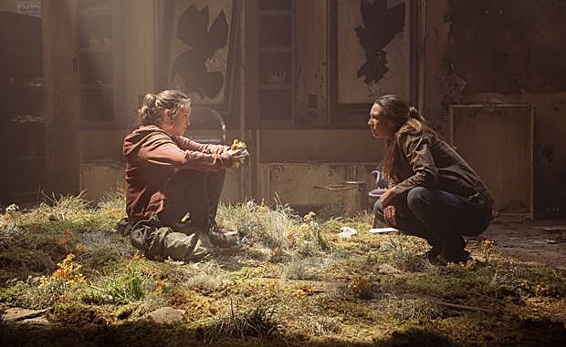 Imagen principal - Tres fotogramas de la serie.