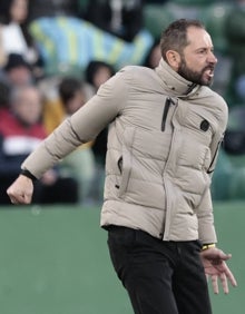 Imagen secundaria 2 - Imágenes del empate esta tarde de Elche y Osasuna en el Martínez Valero. 