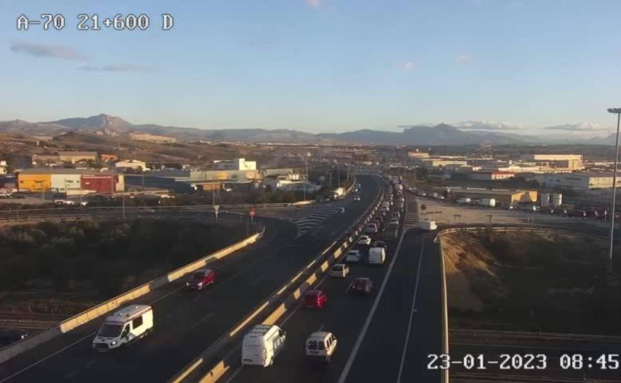 Colas mañaneras en la A-70