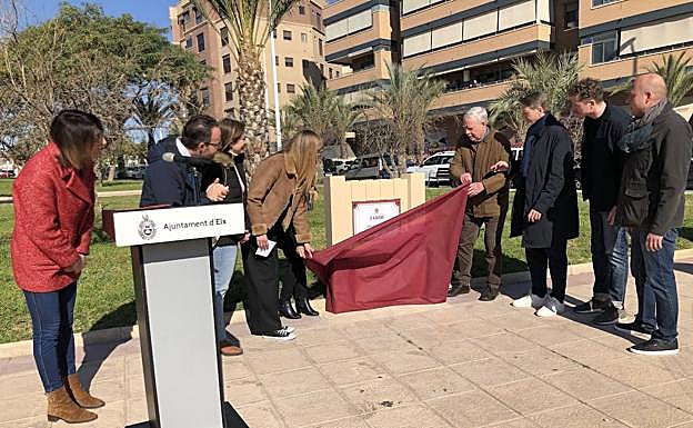 Imagen principal - Imágenes del acto inaugural del jardín. 