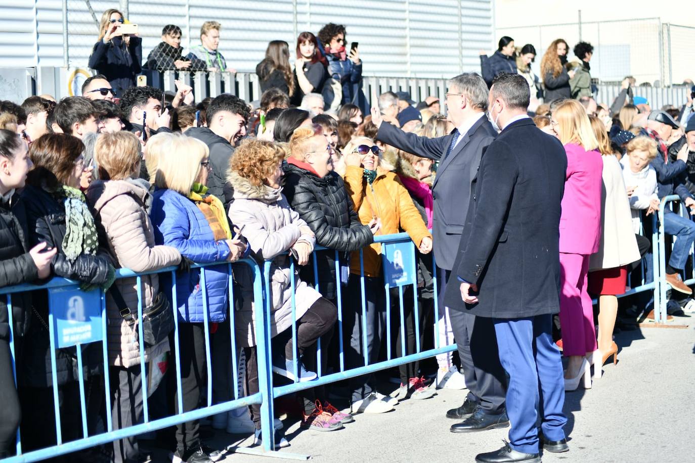 Fotos: La reina Letizia se muestra cercana en su visita a Petrer