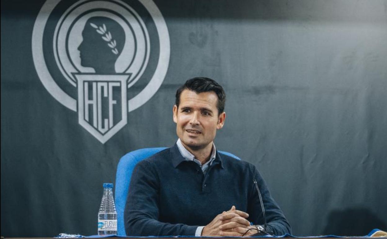 Lolo Escobar, en la sala de prensa del Rico Pérez 