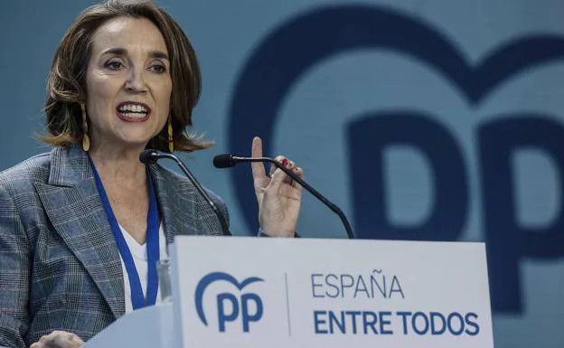 La secretaria general del PP, Cuca Gamarra, durante la Intermunicipal en Valencia.
