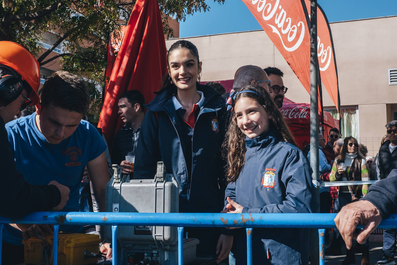 Fotos: La pólvora inunda el barrio de la Tómbola de Alicante con la segunda mascletà de las Hogueras