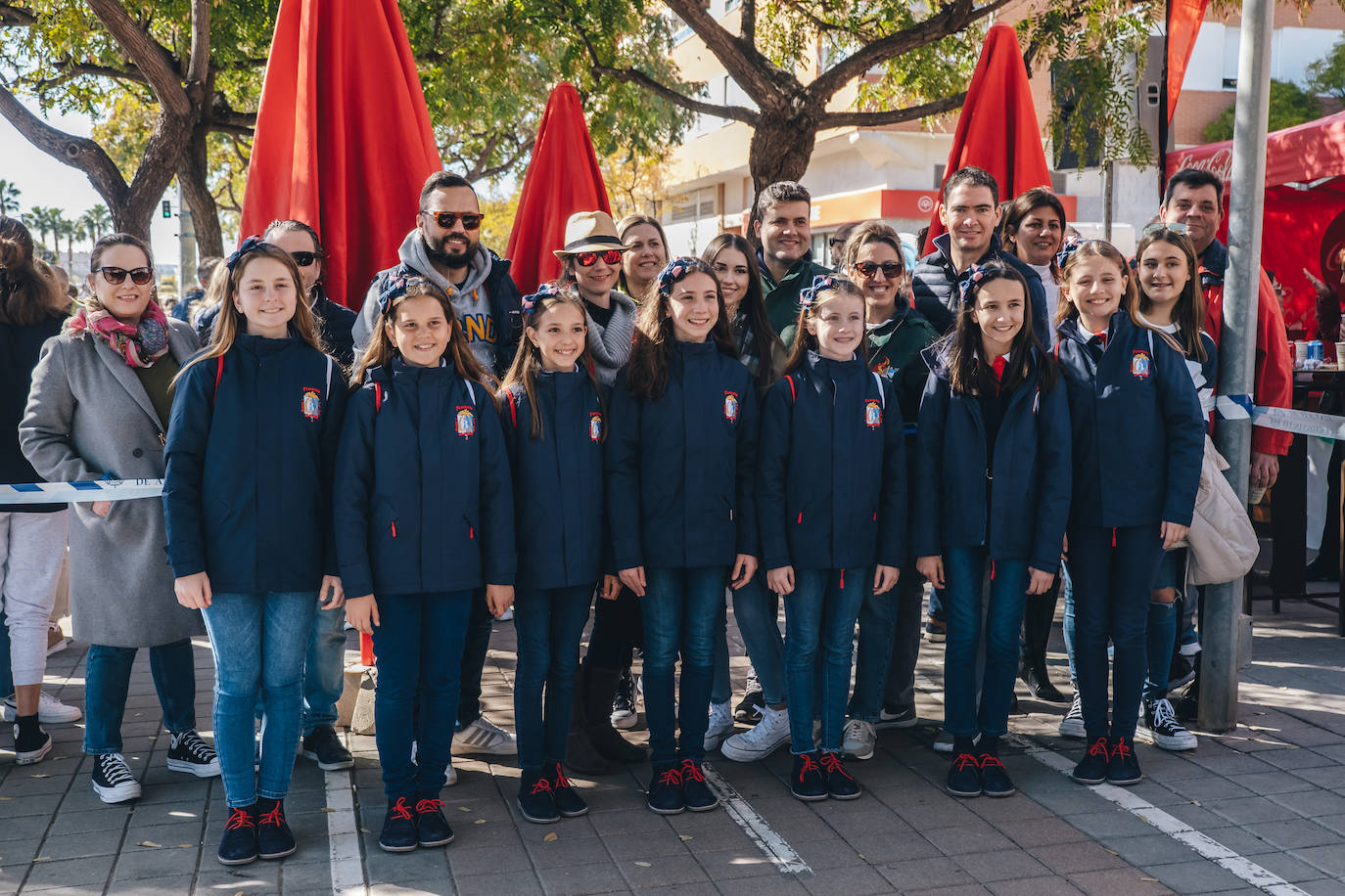 Fotos: La pólvora inunda el barrio de la Tómbola de Alicante con la segunda mascletà de las Hogueras