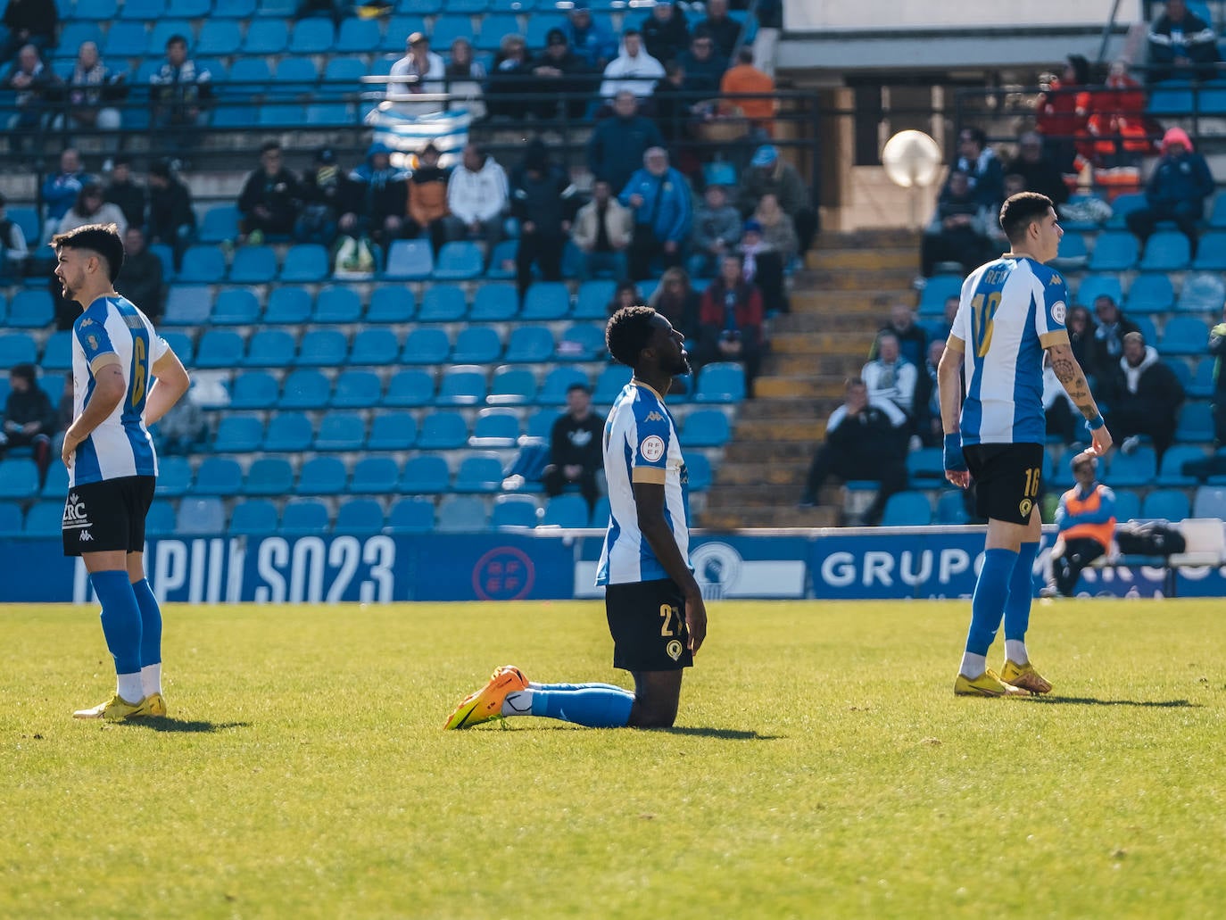 Fotos: El partido del Hércules contra el Prat en imágenes