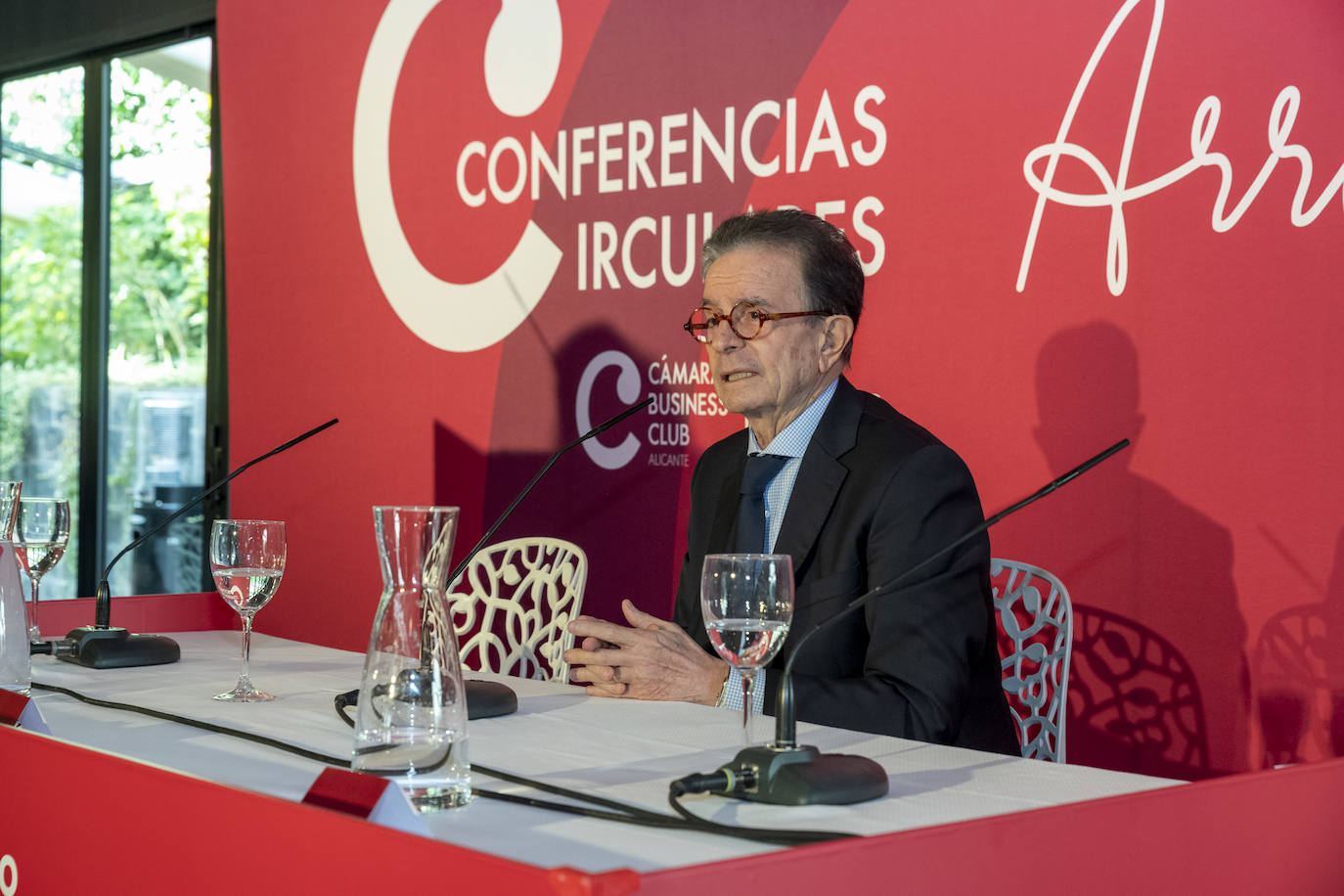Fotos: El presidente de AC Hoteles, Antonio Catalán, protagoniza una ponencia en la Cámara de Comercio de Alicante