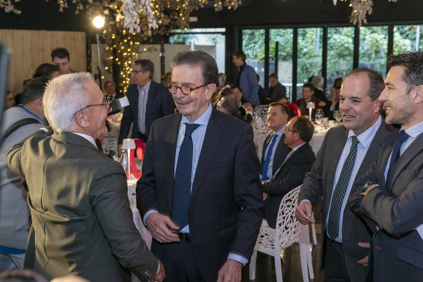 Fotos: El presidente de AC Hoteles, Antonio Catalán, protagoniza una ponencia en la Cámara de Comercio de Alicante