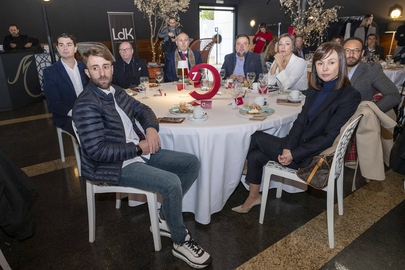 Fotos: El presidente de AC Hoteles, Antonio Catalán, protagoniza una ponencia en la Cámara de Comercio de Alicante