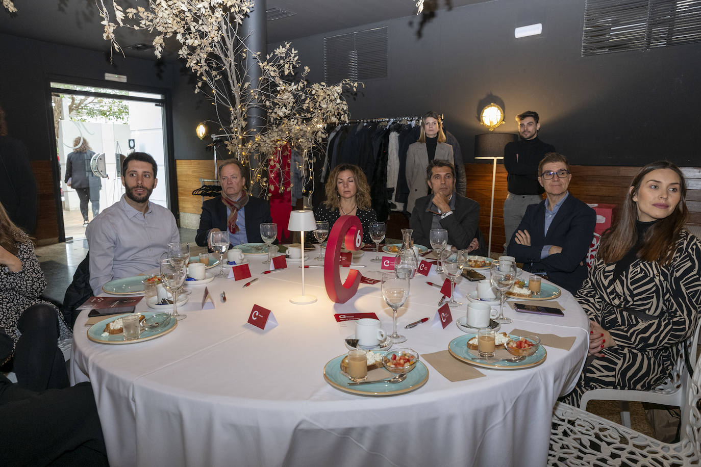 Fotos: El presidente de AC Hoteles, Antonio Catalán, protagoniza una ponencia en la Cámara de Comercio de Alicante
