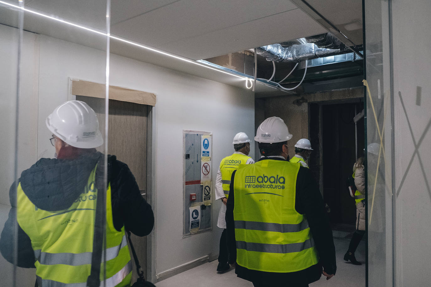 Fotos: Avanzan las obras en el edificio de Urgencias del Hospital General de Alicante | El presidente de la Generalitat Valenciana, Ximo Puig, y el conseller de Sanidad, Miguel Mínguez de visita