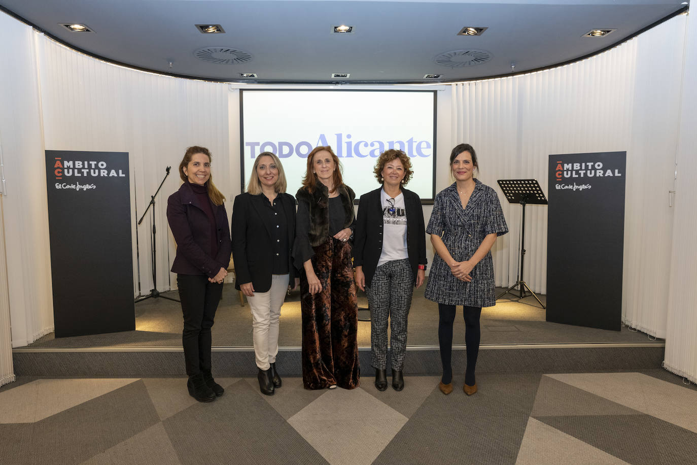 Fotos: TodoAlicante recibe a varias expertas en un desayuno sobre La Mujer y la Niña en la Ciencia | Josefina Bueno, Nuria Oliver, Andrea Bernabeu, Maria Jesús Pastor e Isabel Medina