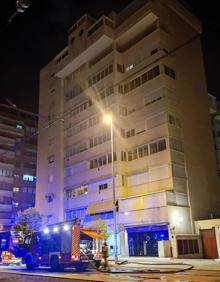 Imagen secundaria 2 - Imágenes de la actuación de los bomberos. 