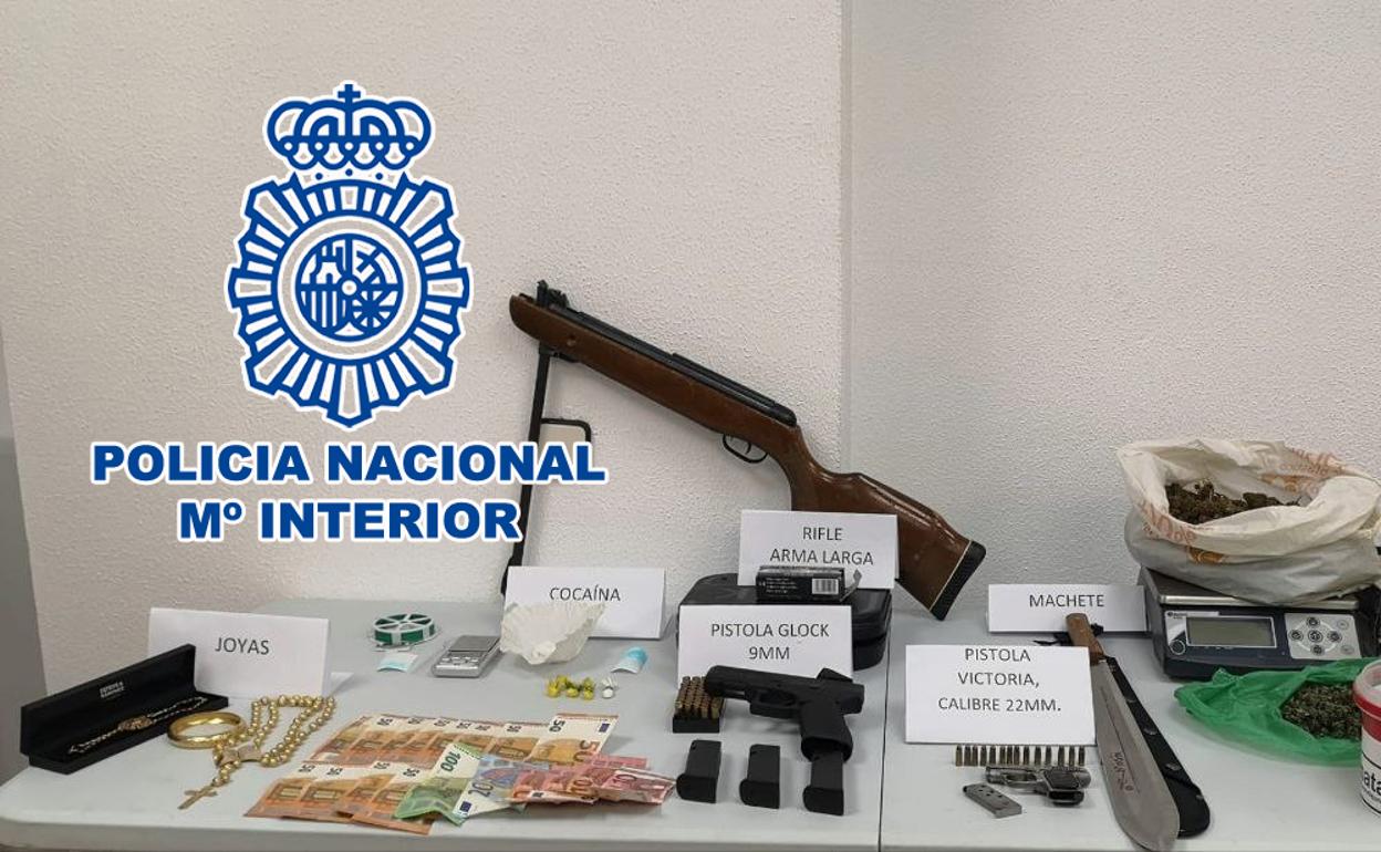 Material intervenido por los agentes en los registros