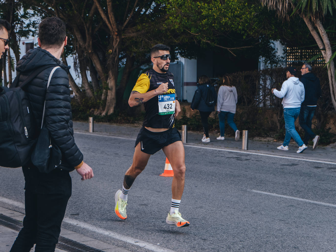 Fotos: Más de 2.500 personas corren la Media Maratón de Alicante