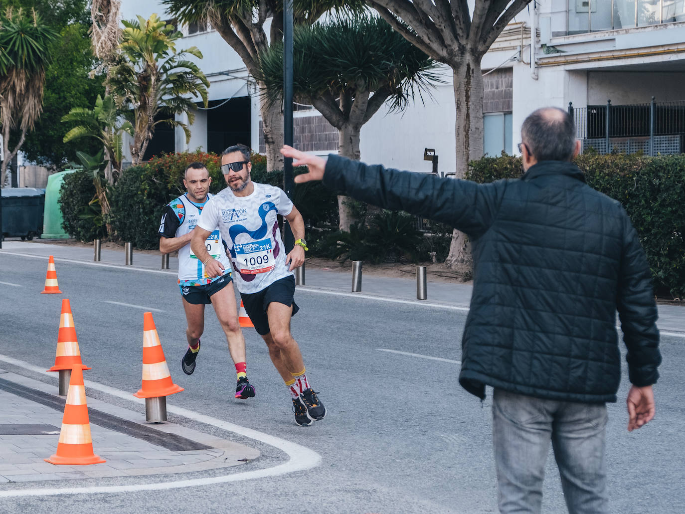 Fotos: Más de 2.500 personas corren la Media Maratón de Alicante