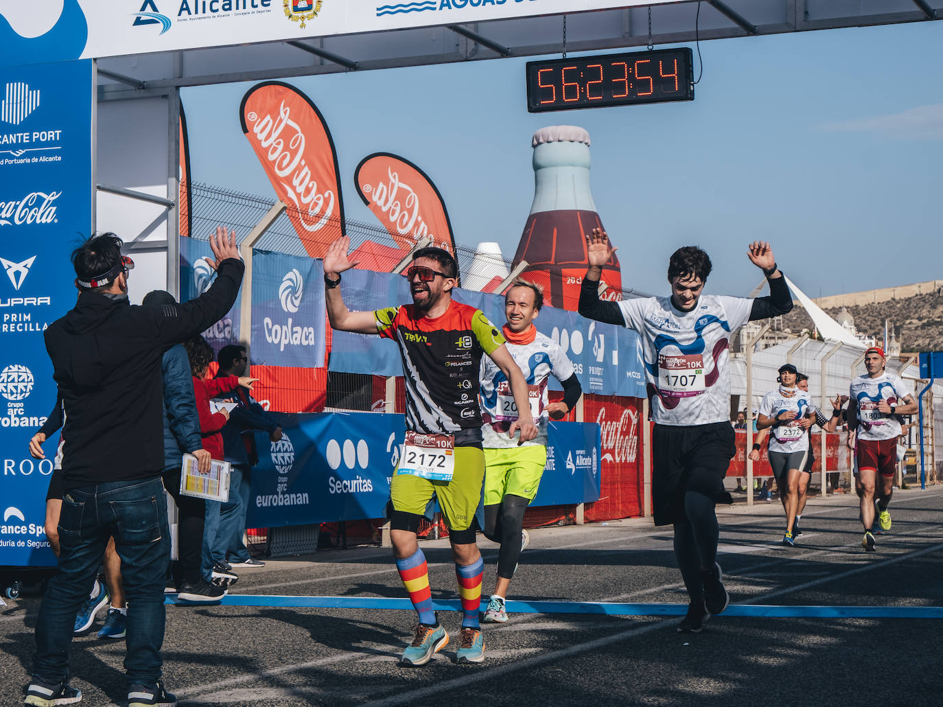 Fotos: Más de 2.500 personas corren la Media Maratón de Alicante