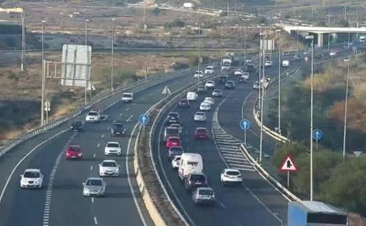 Imagen de archivo de una autovía en Alicante 