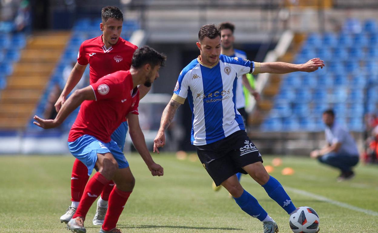 Felipe Chacartagui, en un lance del encuentro de este mediodía en el Rico Pérez. 