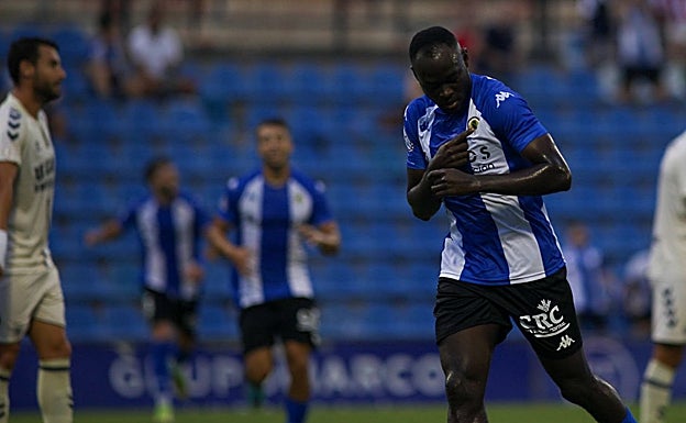 Imagen principal - El Hércules hace su partido más completo de la pretemporada para llevarse el &#039;Ciudad de Alicante&#039; (3-0)