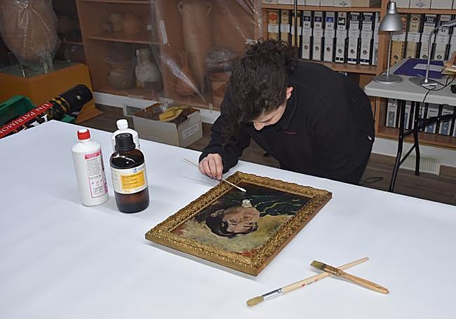 Proceso de restauración del 'Retrato de doña Teresa'.