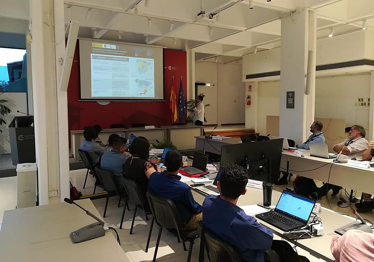 Instante de uno de los cursos impartido en Bolivia a cargo de la Diputación de Alicante.