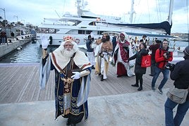 Los Reyes Magos llegando al puerto de Dénia