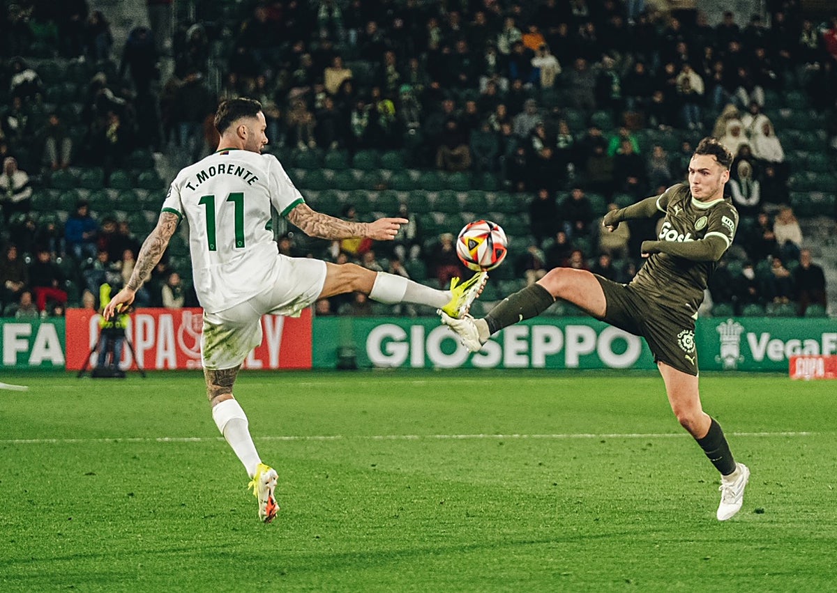 Imagen secundaria 1 - Imágenes del triunfo del Girona esta tarde en el Martínez Valero.