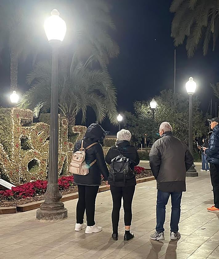 Imagen secundaria 2 - Detalles de algunas decoraciones navideñas previas al desmontaje. 