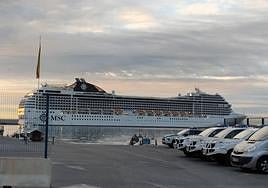 El crucero de MSC que ha llegado a Alicante este martes.