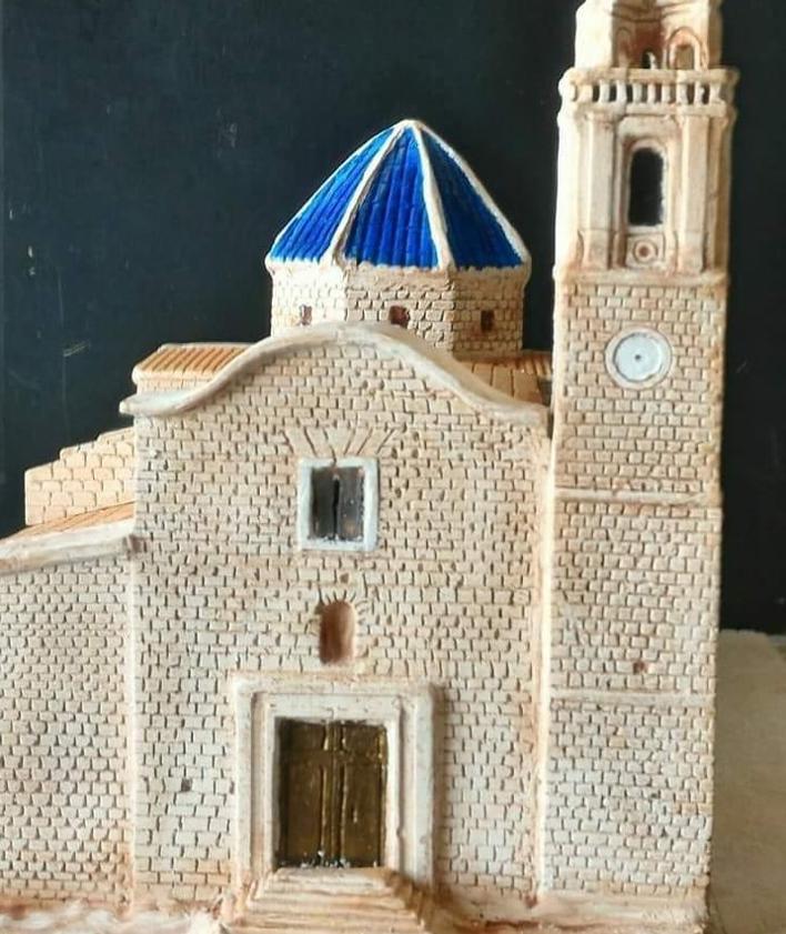 Imagen secundaria 2 - Exposición 'Arquitecturas religiosas y civiles en miniaturas' y detalle de sus piezas.