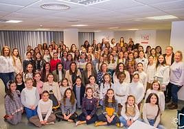 Reunión de las candidatas infantiles con el jurado.