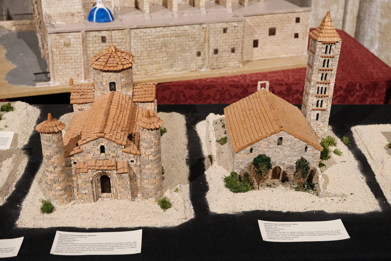 Las miniaturas invaden la Basílica de Santa María de Alicante