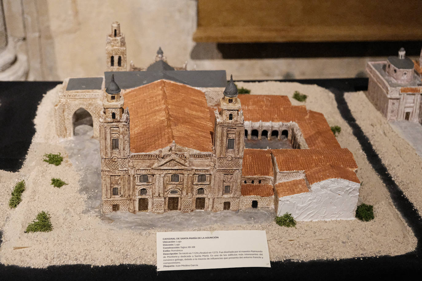 Las miniaturas invaden la Basílica de Santa María de Alicante