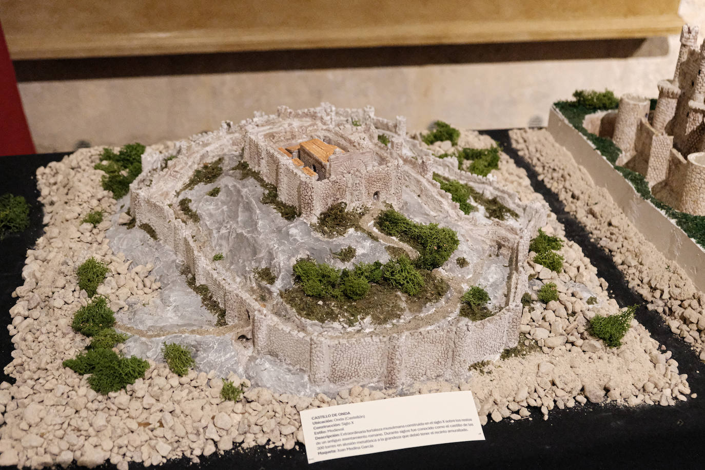 Las miniaturas invaden la Basílica de Santa María de Alicante