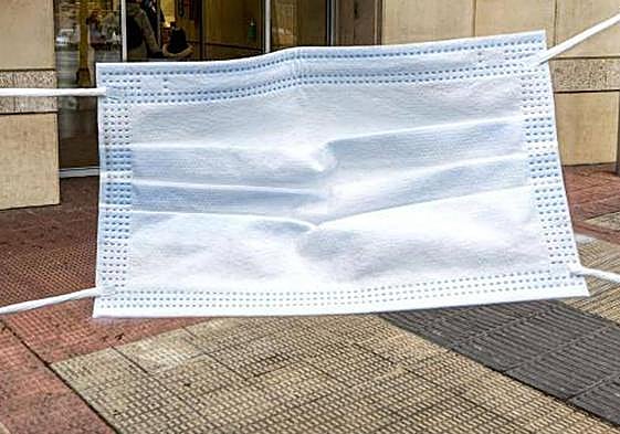 La mascarilla, obligatoria en centros sanitarios.