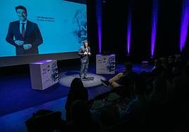 El alcalde de Alicante, Luis Barcala, en la presentación del asistente virtual.