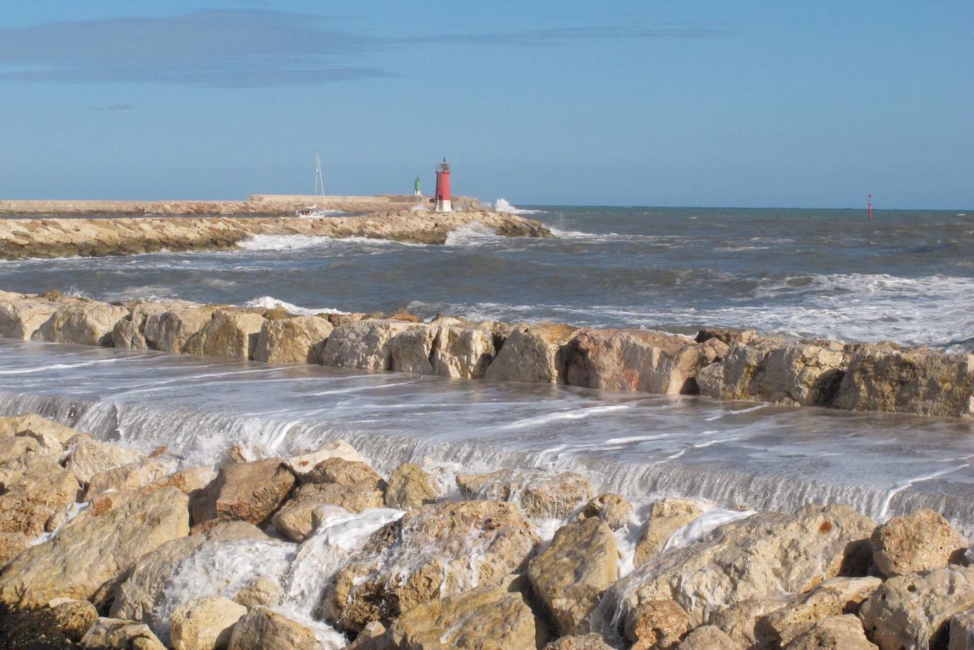 El temporal marítimo azota la costa de Dénia