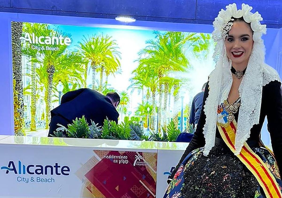 La bellea del foc, en el 'stand' de Alicante el pasado Fitur.