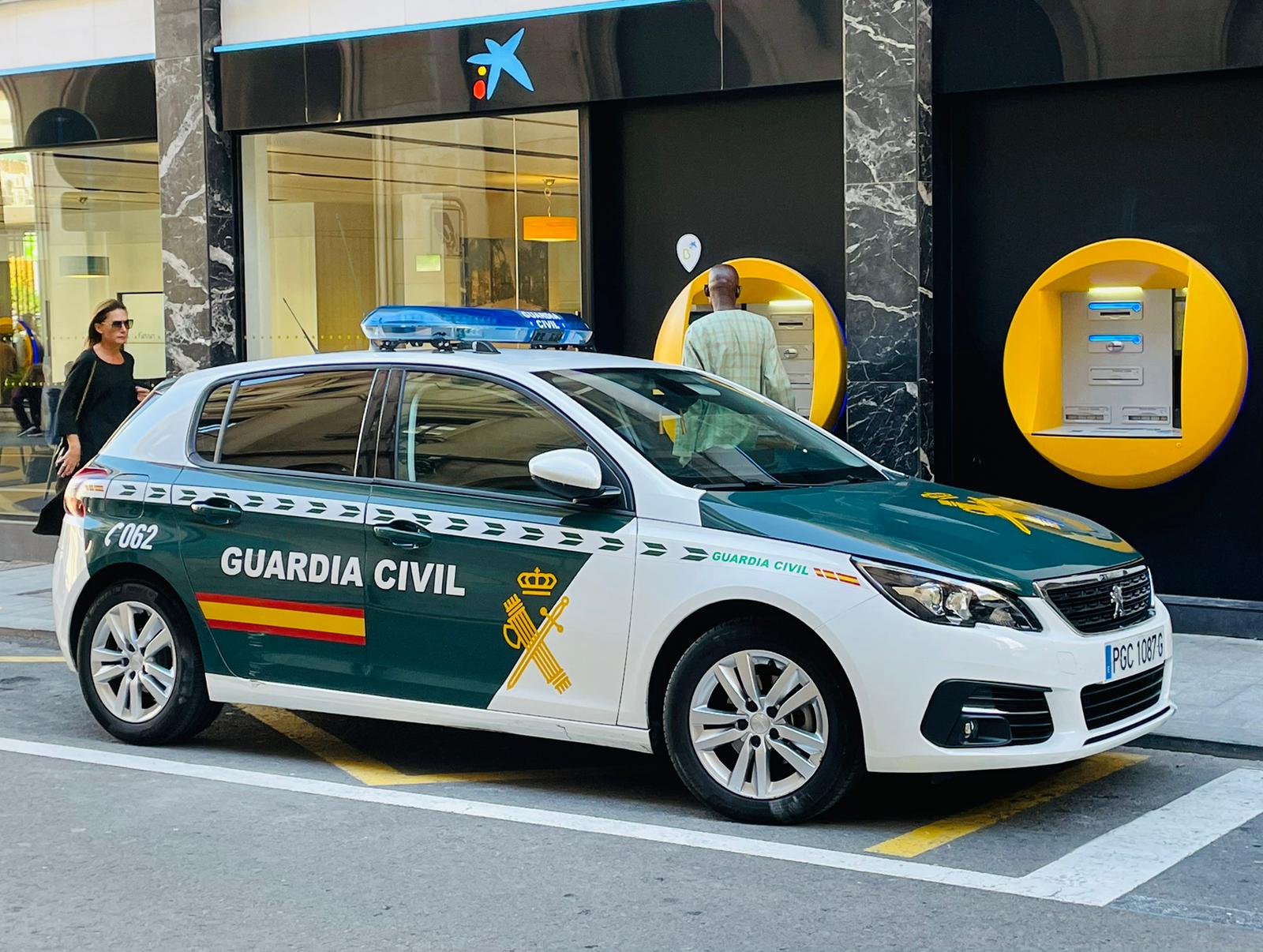 Una patrulla de la Guardia Civil de la provincia de Alicante.