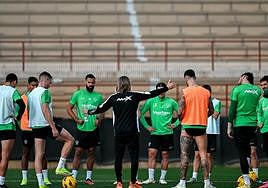 Entrenamiento del Elche a las órdenes de Beccacece.