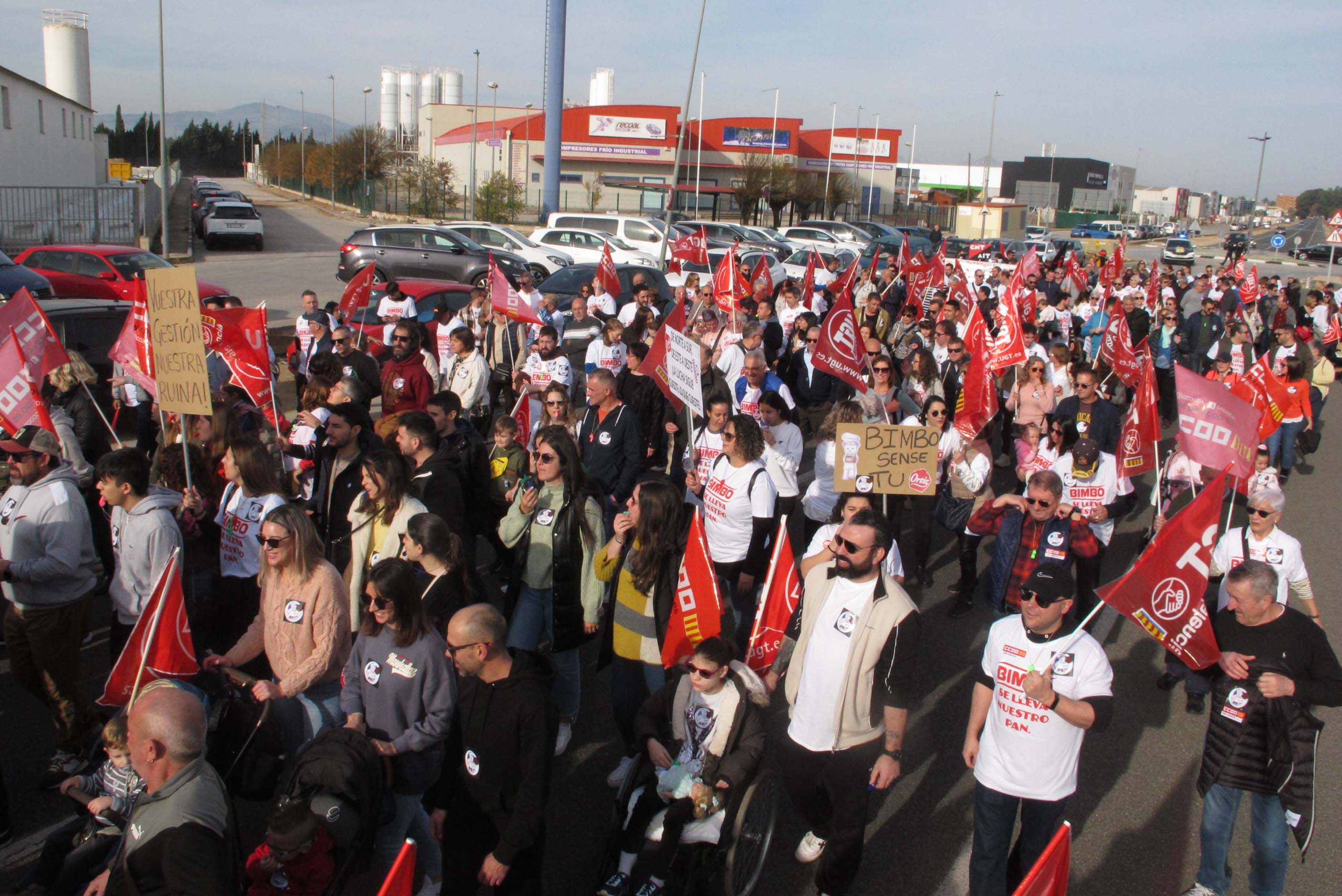 Manifestación contra el cierre de Bimbo en El Verger: «Se llevan nuestro pan»