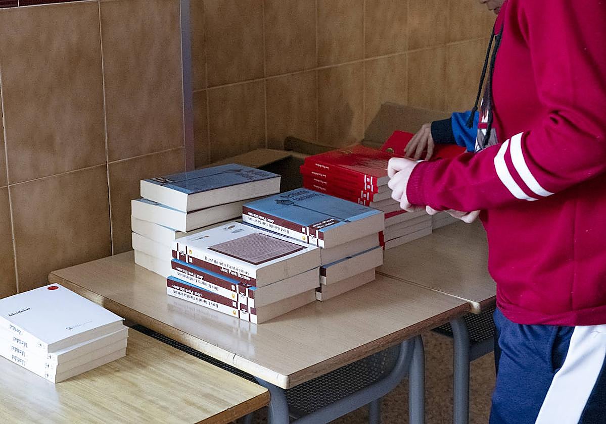 Las ampas alertan del estado de los colegios alicantinos.