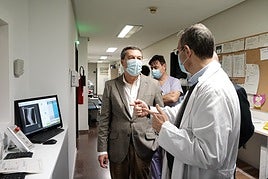 El conseller de Sanidad en una reciente visita al Hospital General de Alicante.