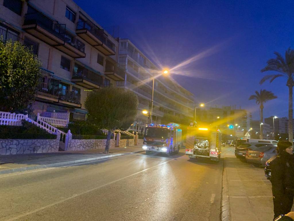 Rescate de los vecinos desalojados en El Campello