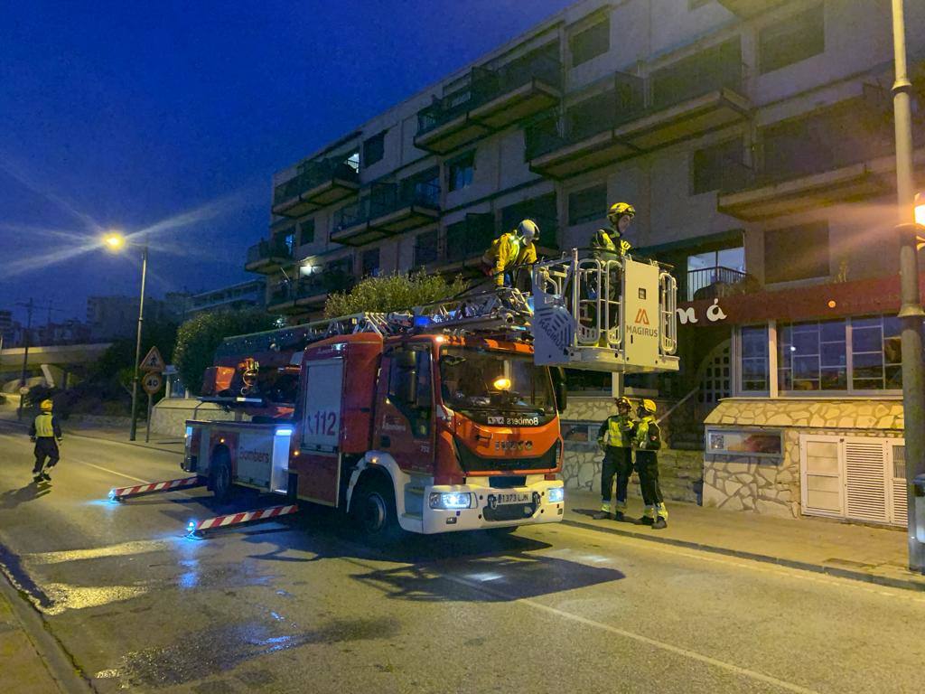 Rescate de los vecinos desalojados en El Campello