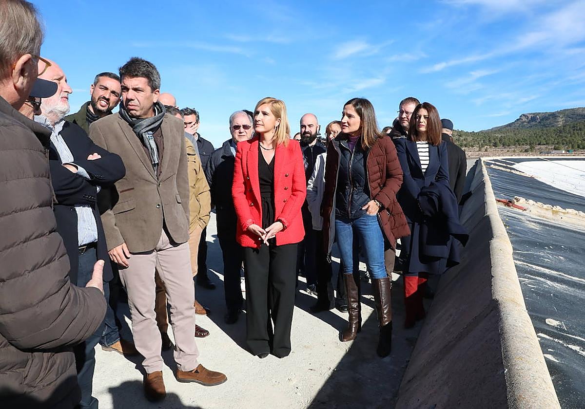 El presidente de la Generalitat, Carlos Mazón, en el embalse del trasvase Júcar-Vinalopó, en imagen de archivo.
