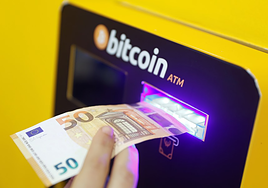 Vista de un cajero de criptomonedas.