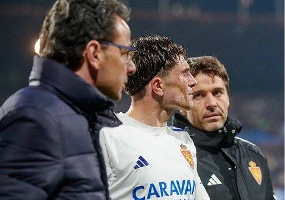 Guti abandona el césped entre lágrimas este lunes.